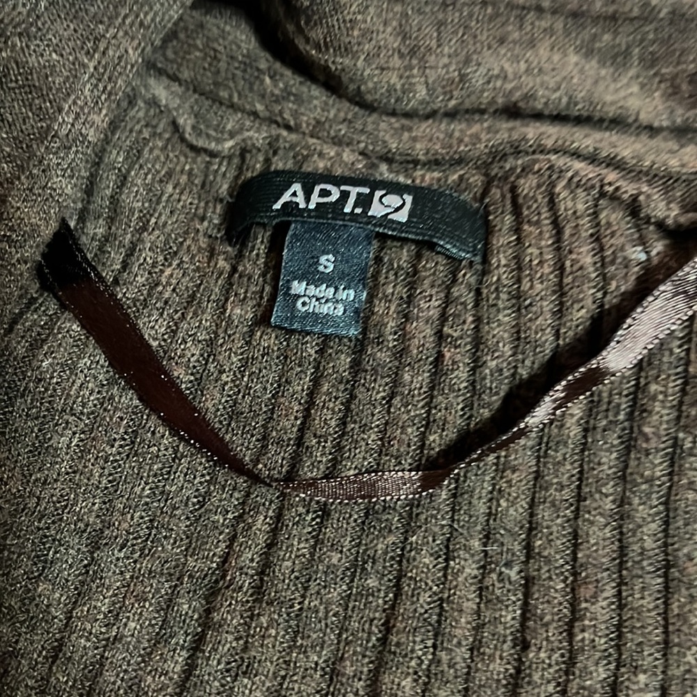 Cardigan - Picture 2 of 2